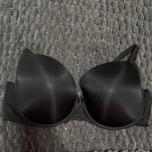 Seamless Black T-Shirt Bra with Underwire Support